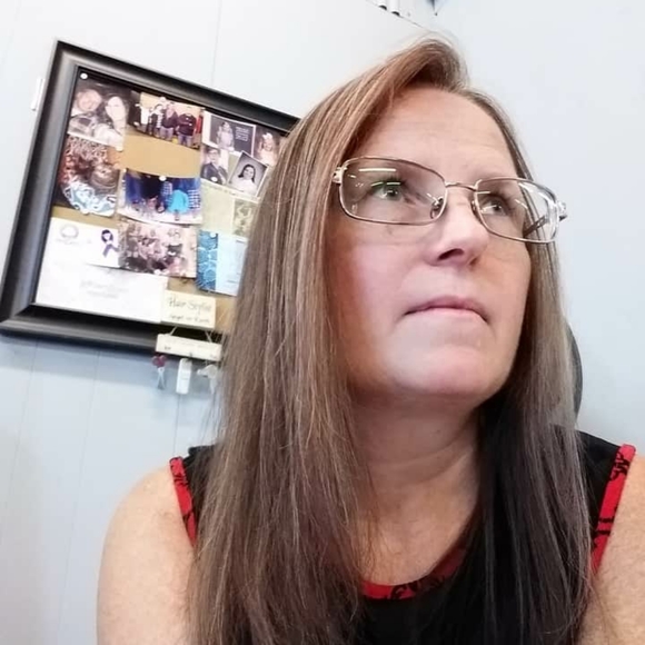 Meet your Posher, Lora l - Picture 1 of 1